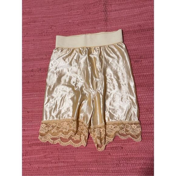 RARE VINTAGE Victoria’s Secret Second Skin Satin Girdle Shaping Panty small Beig - Picture 2 of 10